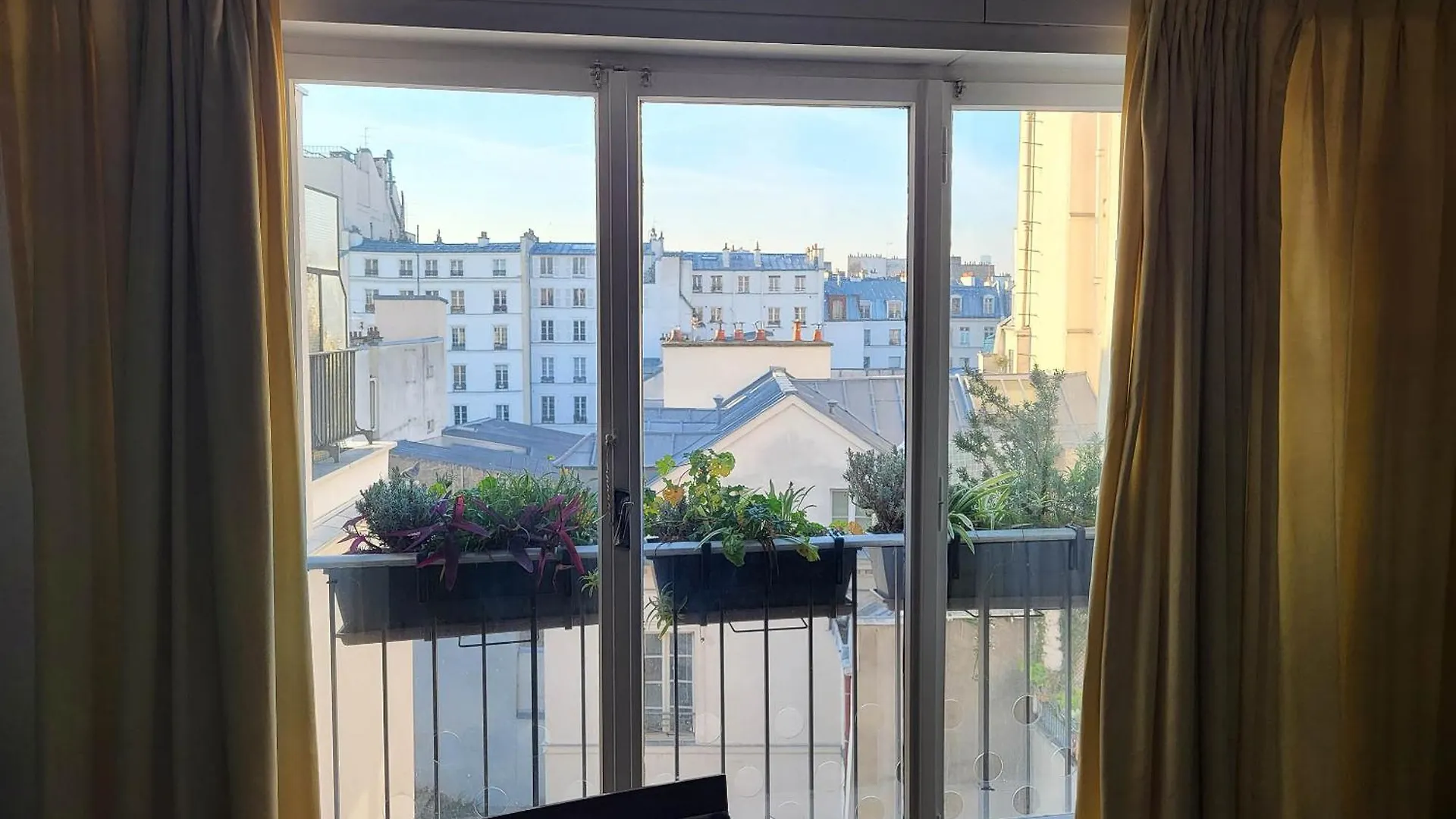 Paris, Bonne Nouvelle, 56M2 Apartment  Paris